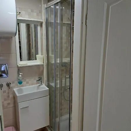 Apartment Tomic Cres